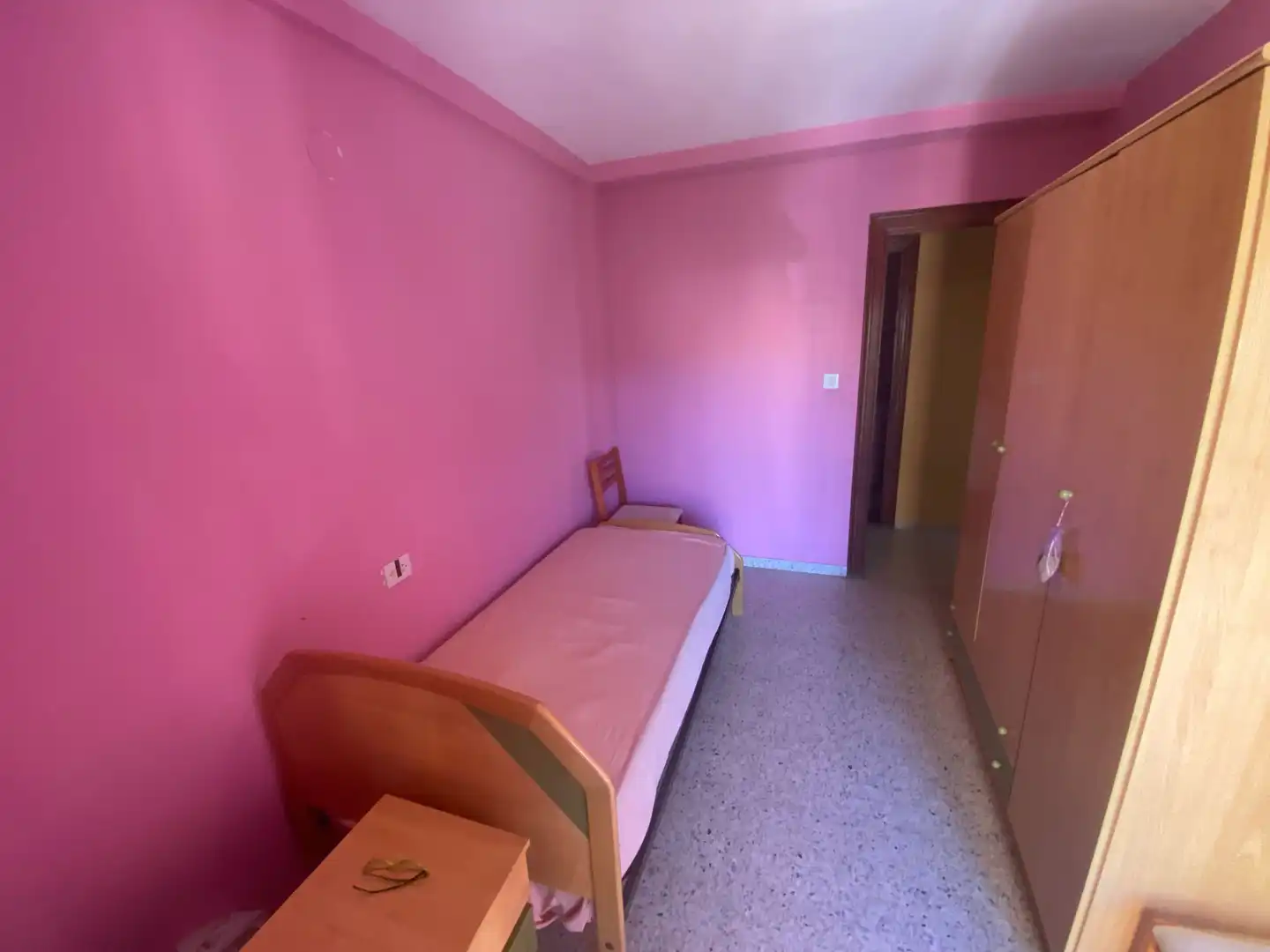 Habitación de Piso en venta en Granada con Amueblado