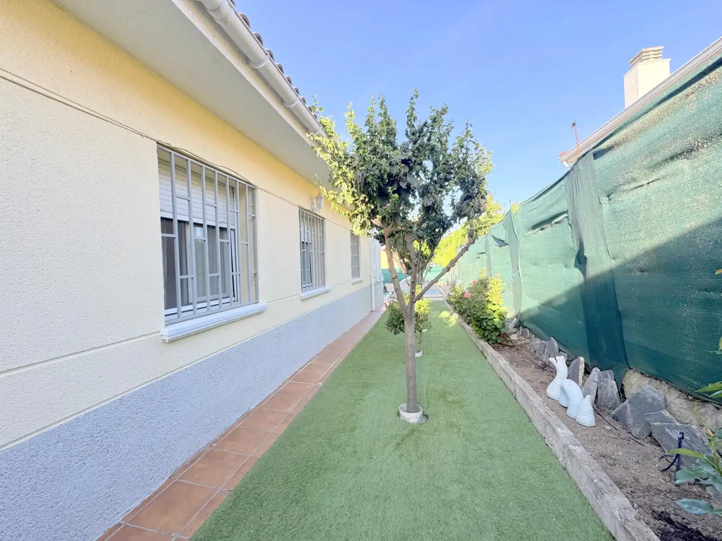 Vista exterior de Casa o chalet en venta en Herradón de Pinares con Calefacción, Jardín privado y Piscina