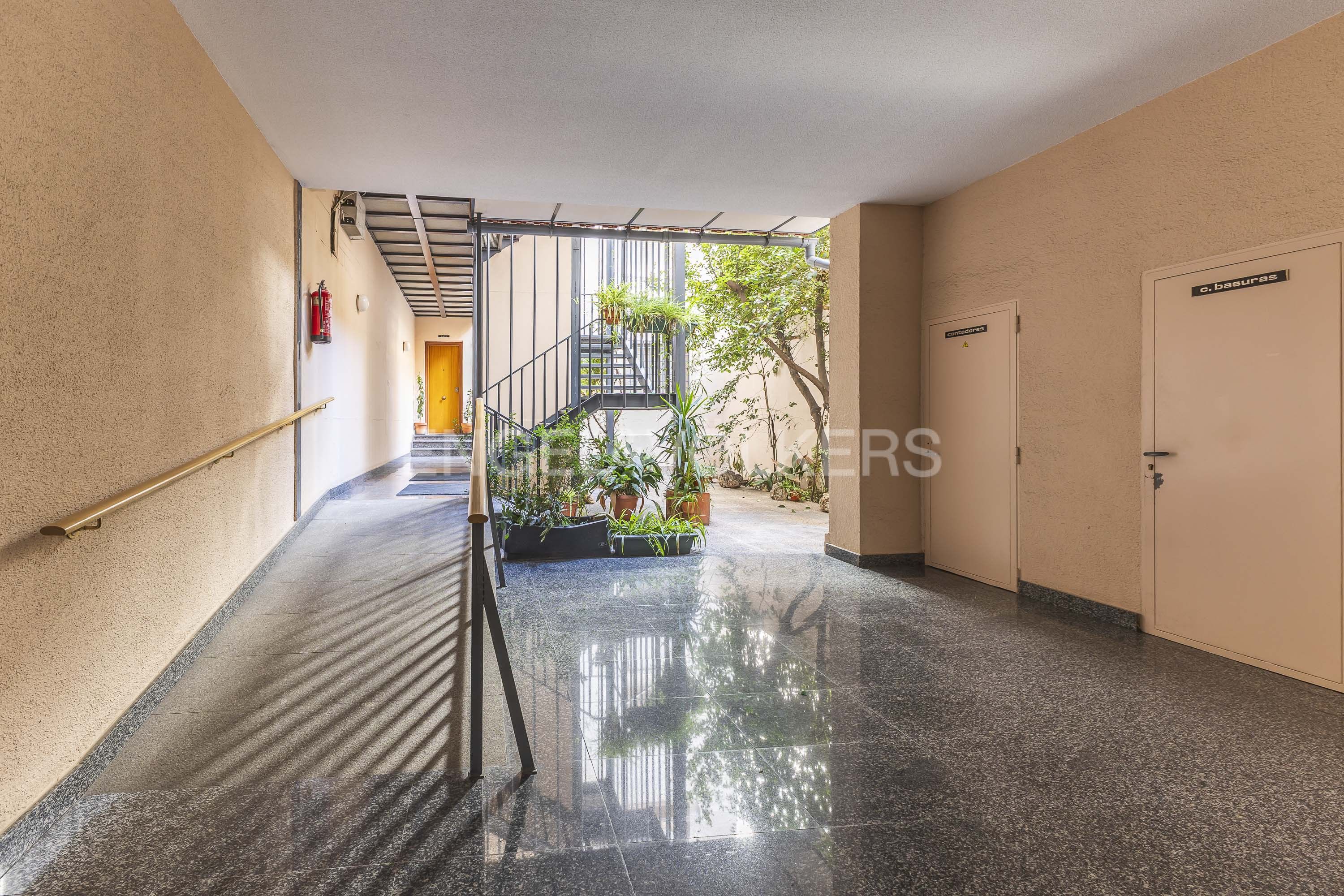 Apartment to rent in  Madrid Capital  with Air Conditioner, Heating and Private garden
