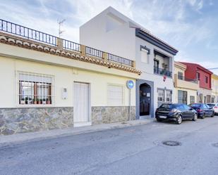 Vista exterior de Casa o xalet en venda en Motril amb Terrassa