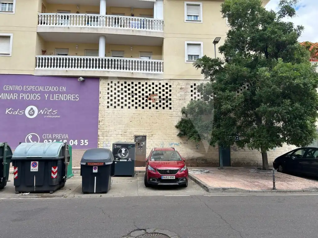 Local comercial en venda a Calle Julio Cienfuegos Linares, imagen 10