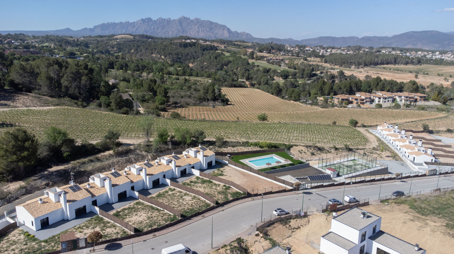 Casa adosada en venda a Av Garraf - Ur Residencial Golf Maria Bach, Sant Esteve Sesrovires
