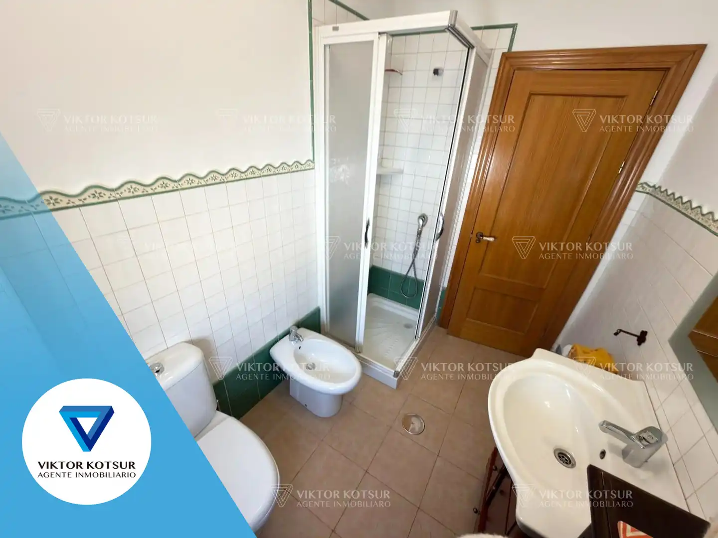 Bathroom of Detached homes for sale in Roquetas de Mar  with Air Conditioner, Terrace and Storage room