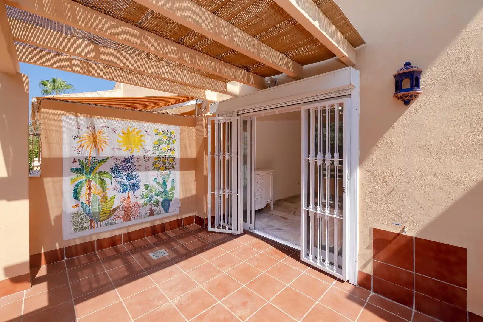Terrasse von Wohnung zum Verkauf in Marbella mit Klimaanlage, Heizung und Terrasse
