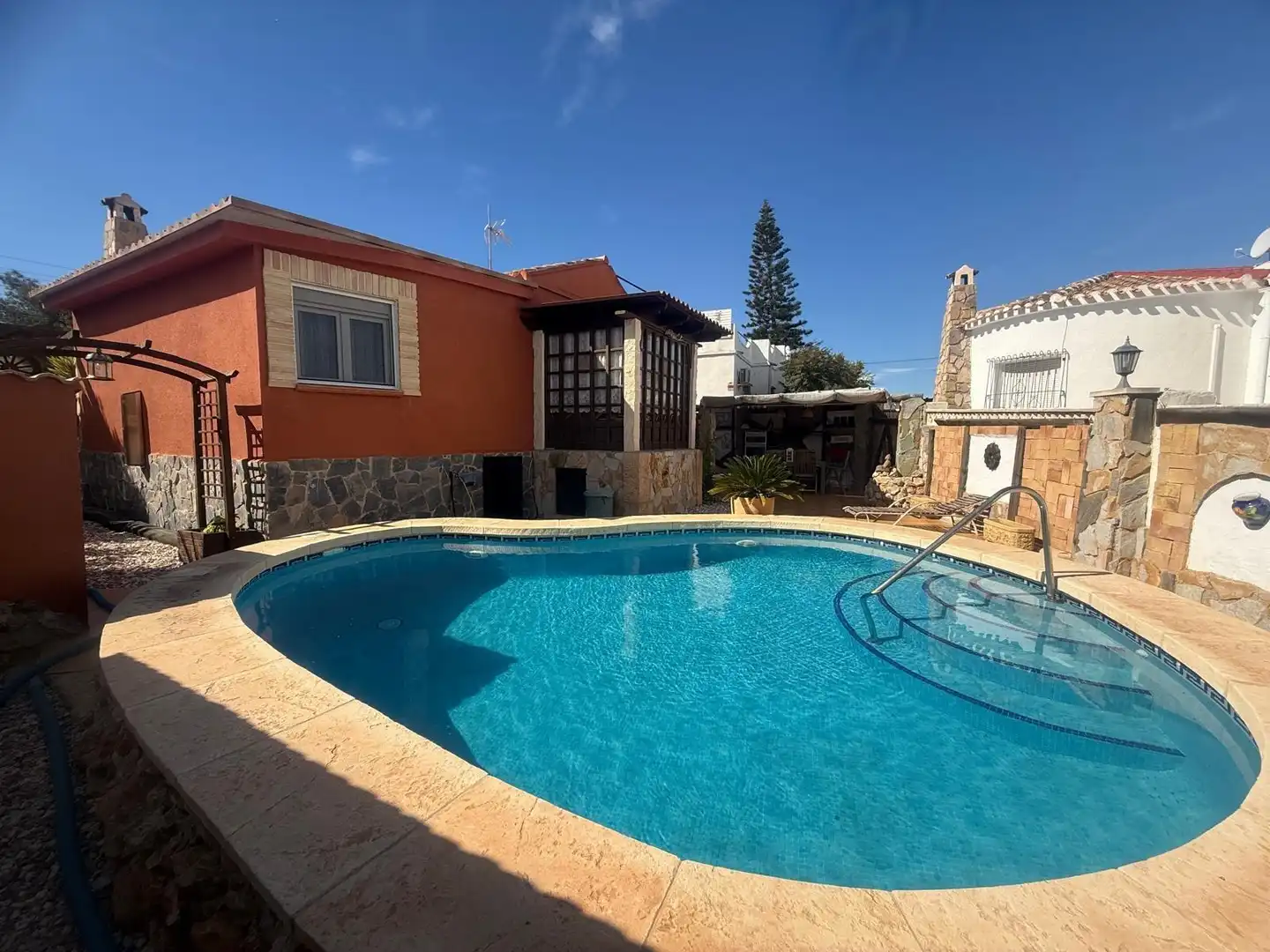 Villa avec piscine à vendre à Calle FRAY ANGELICO 1
