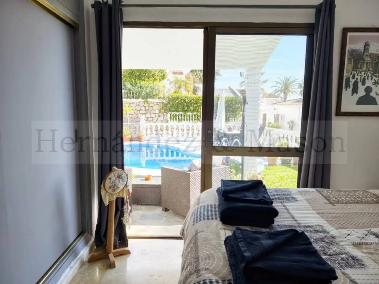 Bedroom of Houses for sale in Benalmádena  with Air Conditioner, Terrace and Swimming Pool