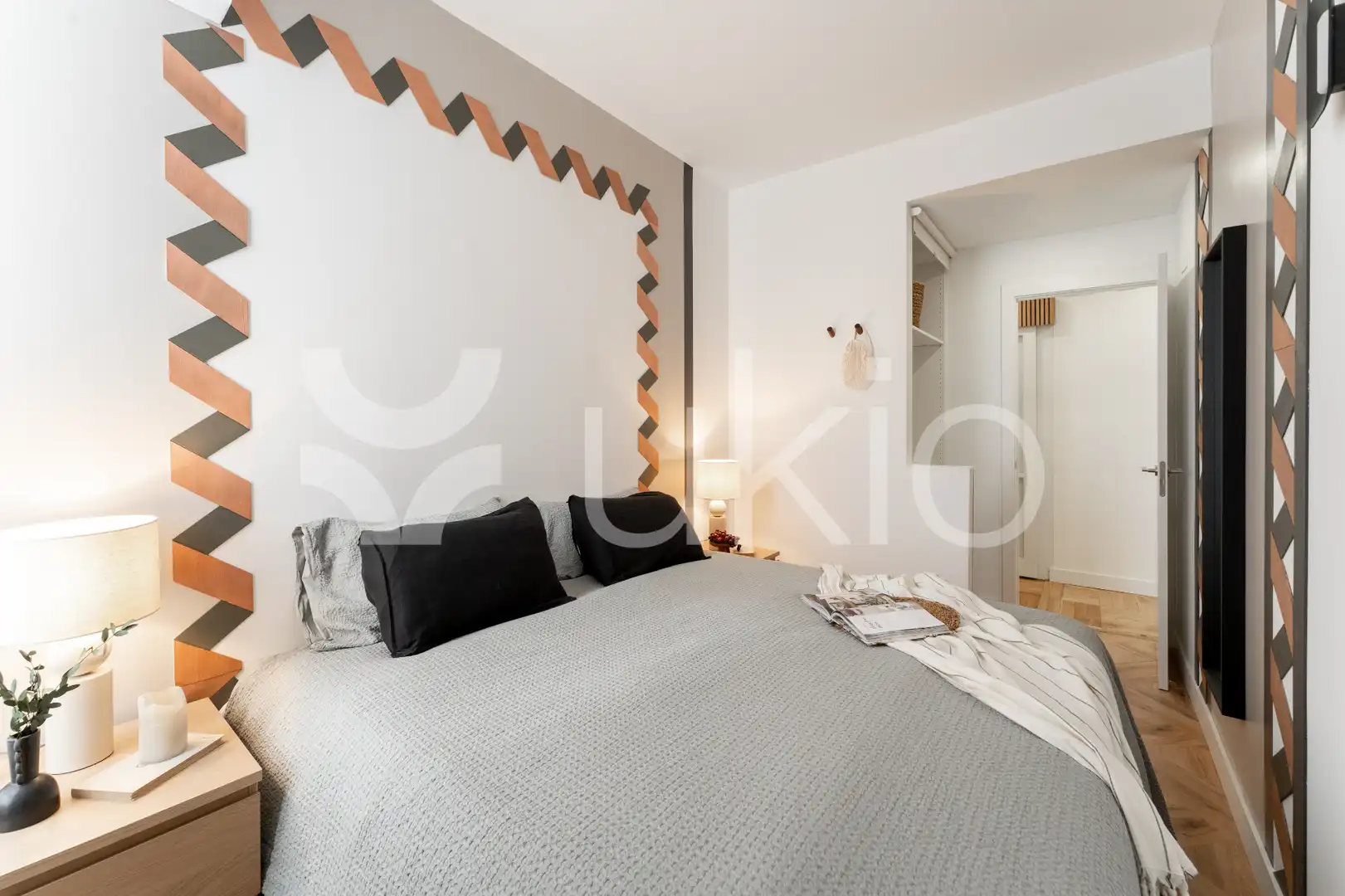 Dormitori de Apartament de lloguer en Madrid amb Aire condicionat, Calefacció i Moblat