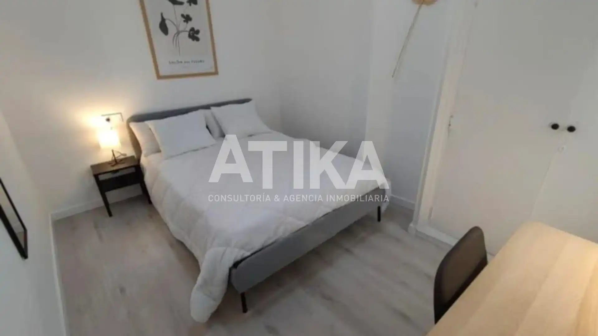 Bedroom of Flat for share in Ontinyent  with Air Conditioner, Heating and Parquet flooring