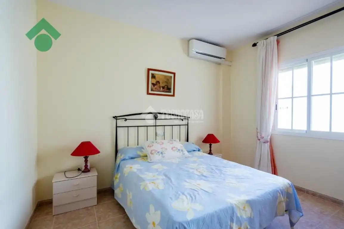 Dormitori de Casa adosada en venda en Nerja amb Aire condicionat