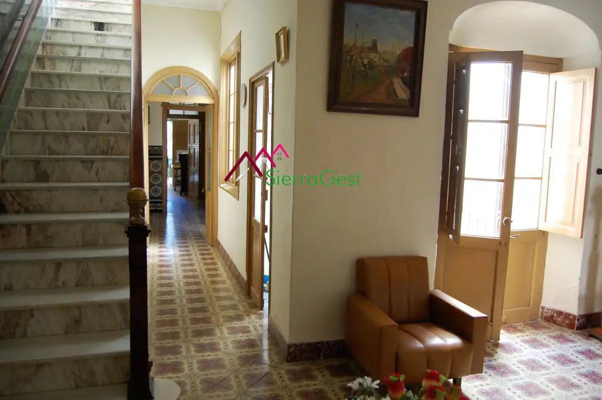 Casa amb terrassa en venda a Ubrique, imagen 3
