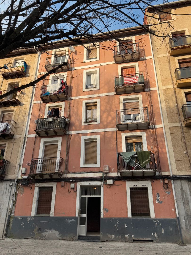 Vista exterior de Piso en venta en Sestao  con Balcón