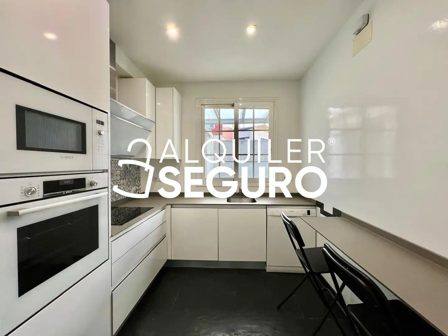 Cuina de Casa o xalet de lloguer en Madrid amb Aire condicionat, Calefacció i Terrassa