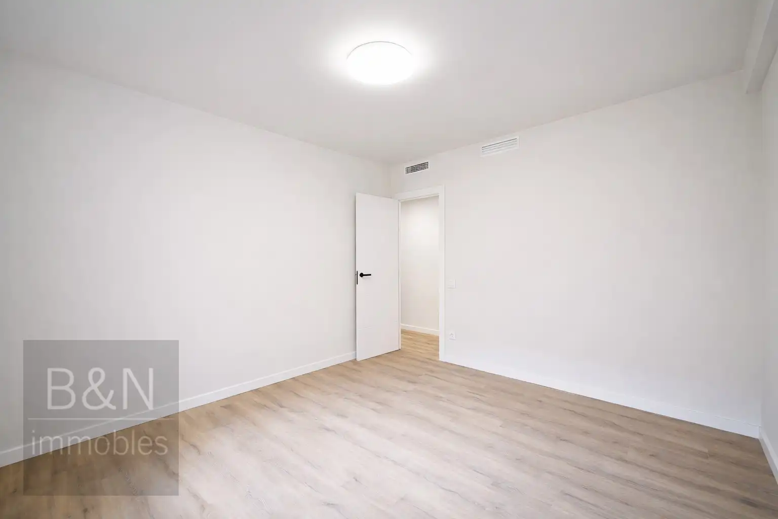 Habitación de Piso en venta en Terrassa con Aire acondicionado, Calefacción y Terraza