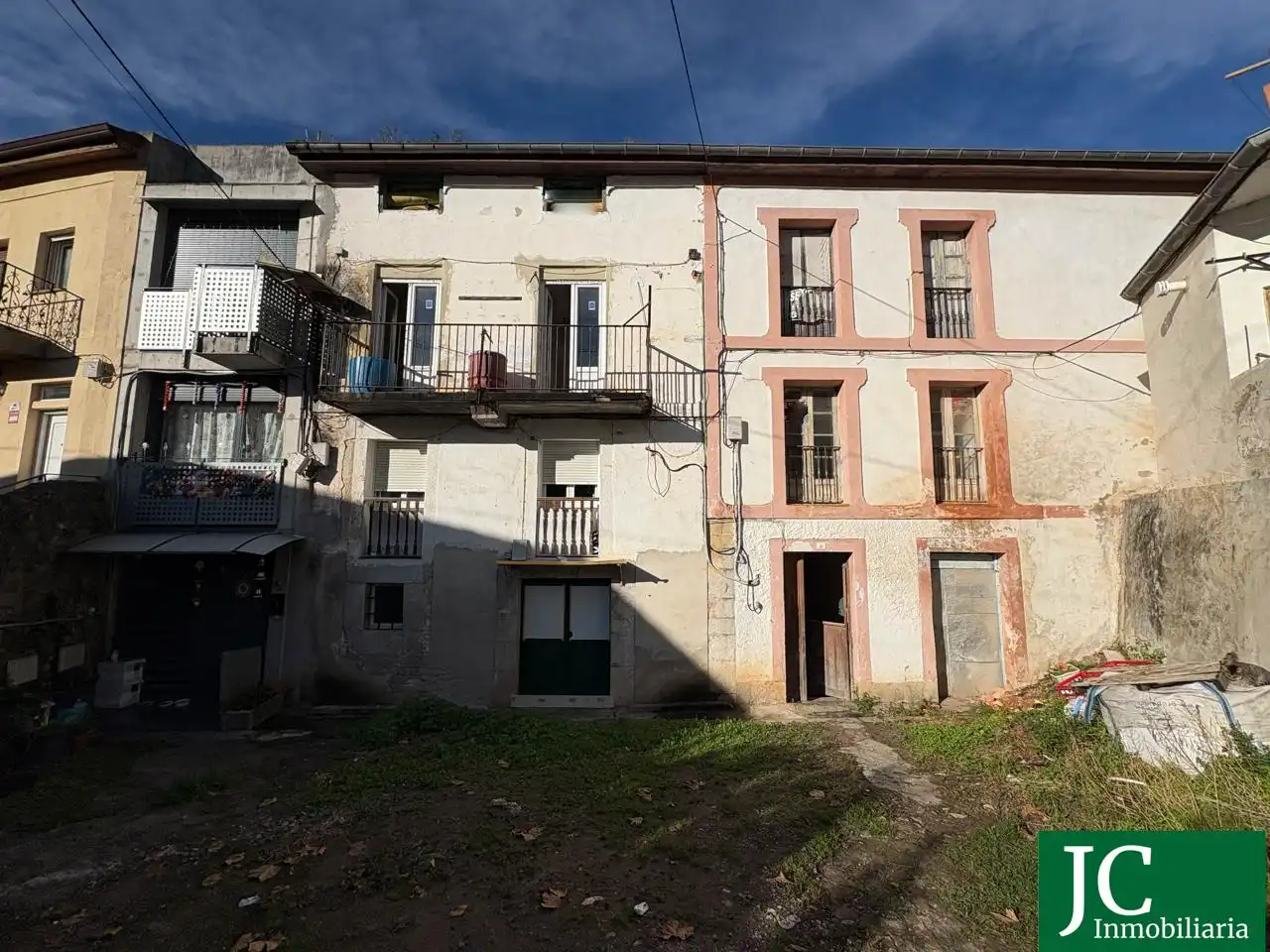 Flat with terrace for sale in Barrio Dueso