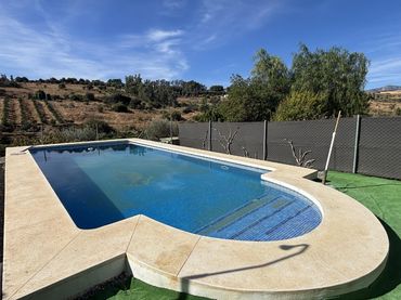 Casa rústica amb piscina en venda a Pizarra