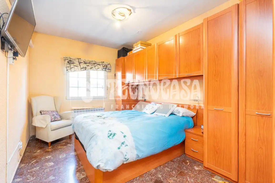 Habitación de Casa adosada en venta en Colmenar Viejo con Calefacción, Terraza y Balcón
