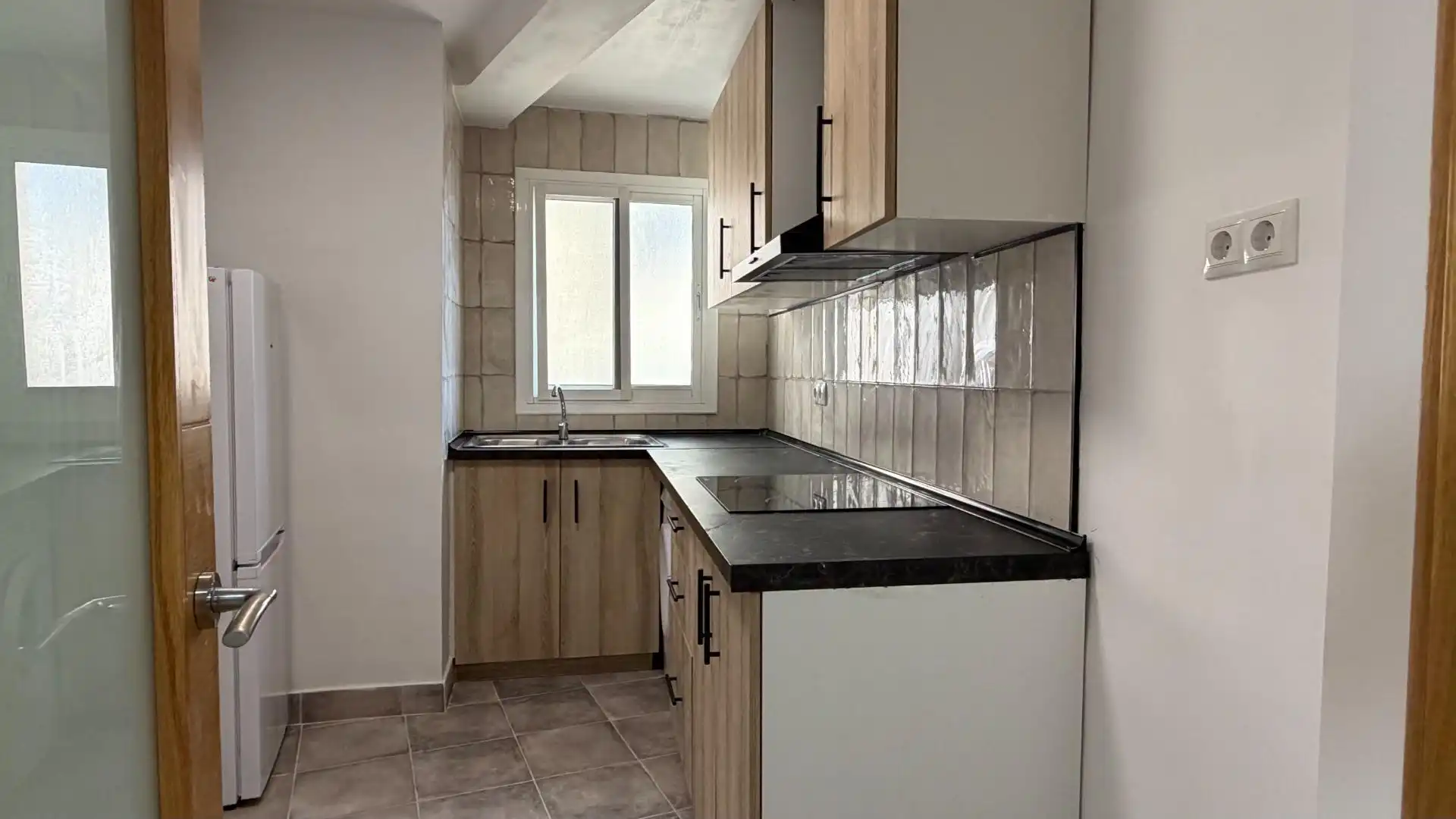 Kitchen of Flat for sale in Paterna  with Air Conditioner, Parquet flooring and Terrace