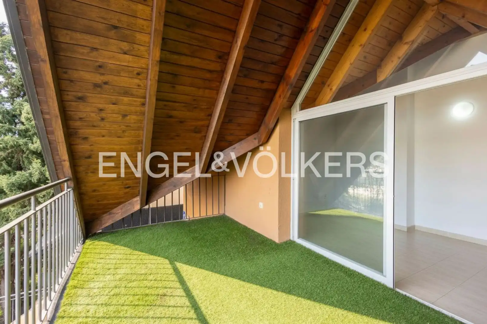 Terraza de Casa o chalet en venta en Vallirana con Calefacción, Jardín privado y Parquet