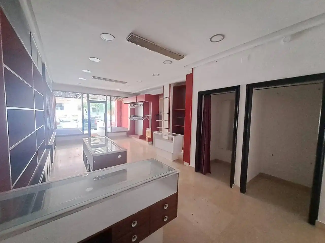 Commercial properties for sale in Burgos  with Air Conditioner