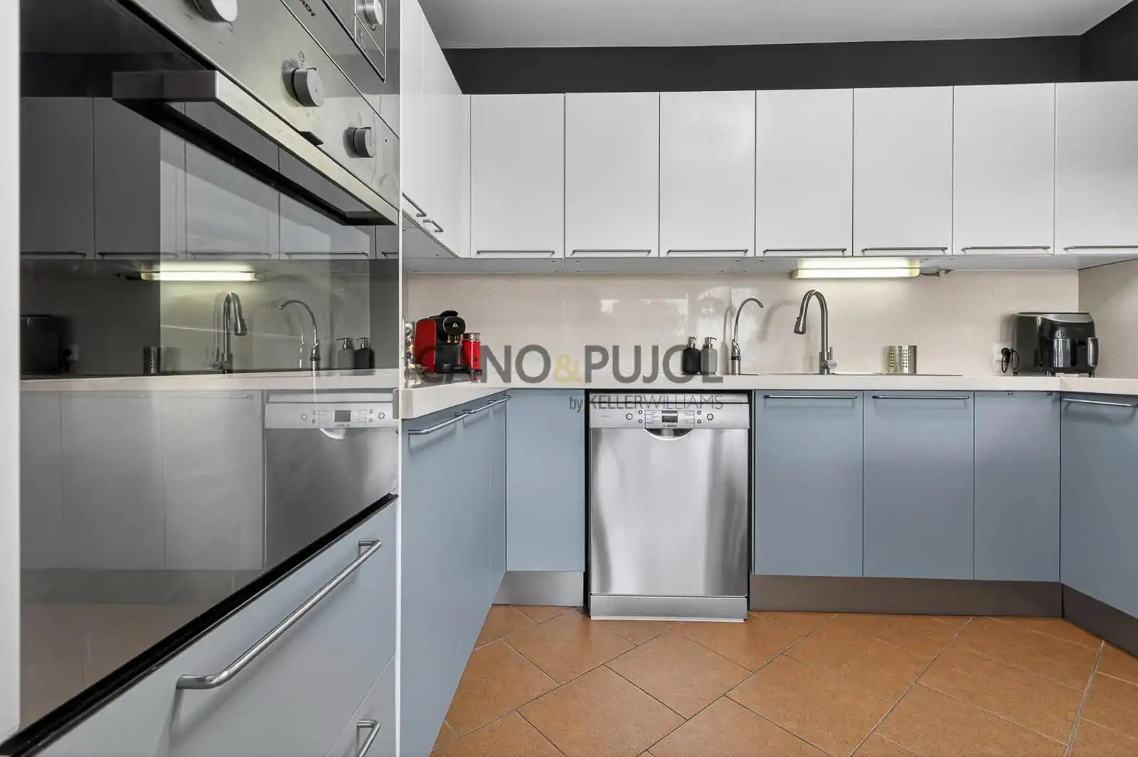 Kitchen of Houses for sale in Terrassa  with Air Conditioner, Heating and Terrace