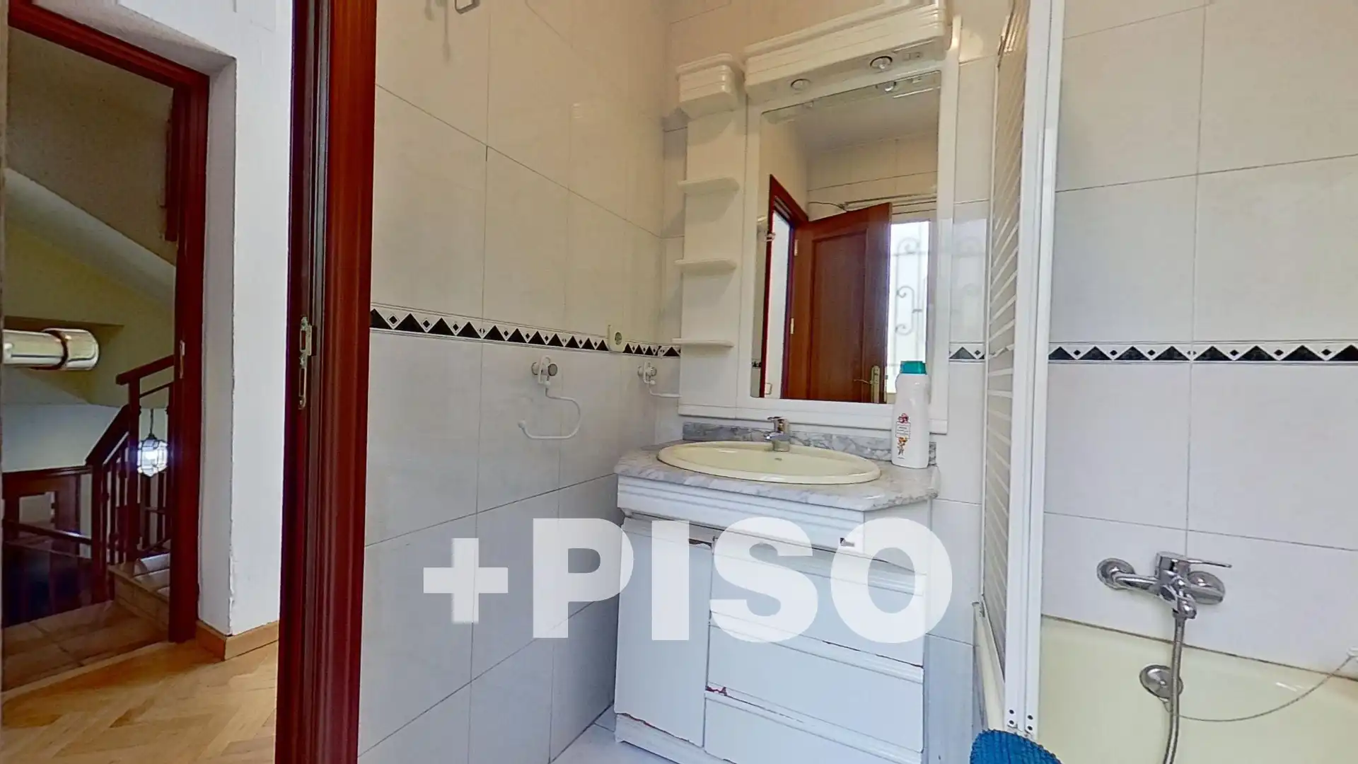 Badezimmer von Haus oder Chalet zum Verkauf in Madrid mit Heizung, Privatgarten und Terrasse