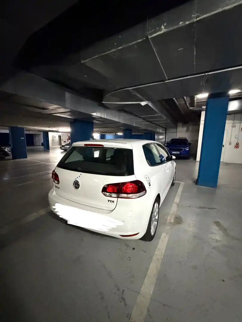 Parking de Piso en venta en Barakaldo  con Trastero, Amueblado y Balcón