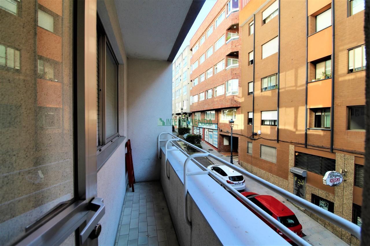 Vista exterior de Pis en venda en Vigo  amb Calefacció i Moblat