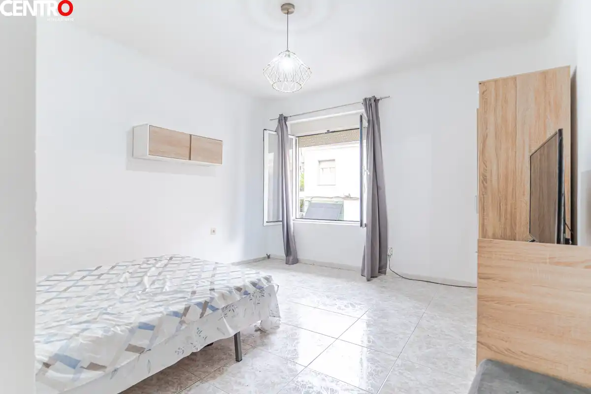 Flat with lift for sale in Calle Alhamar
