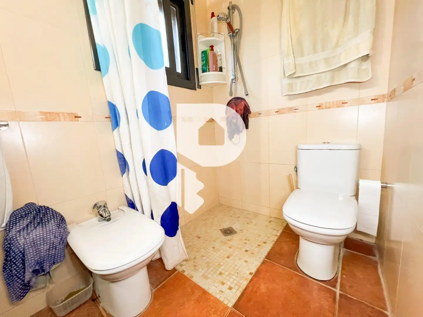 Bany de Casa o xalet en venda en Vallirana amb Aire condicionat, Calefacció i Jardí privat