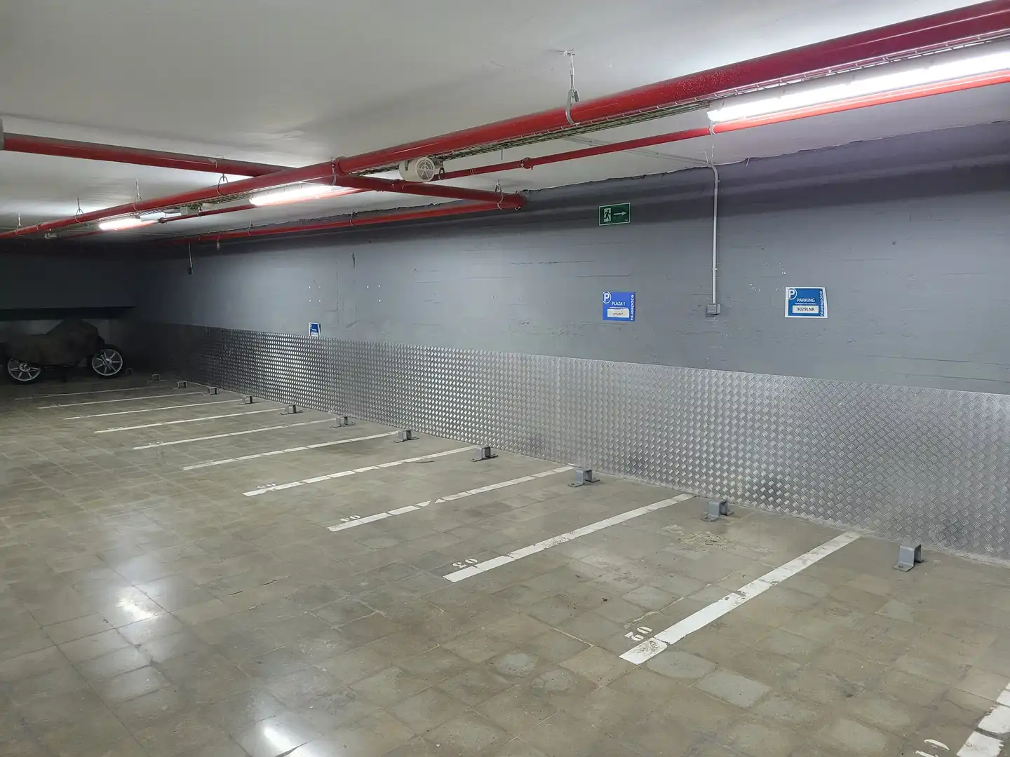 Moto in affitto a Carrer de Bori i Fontestà 18, imagen 6