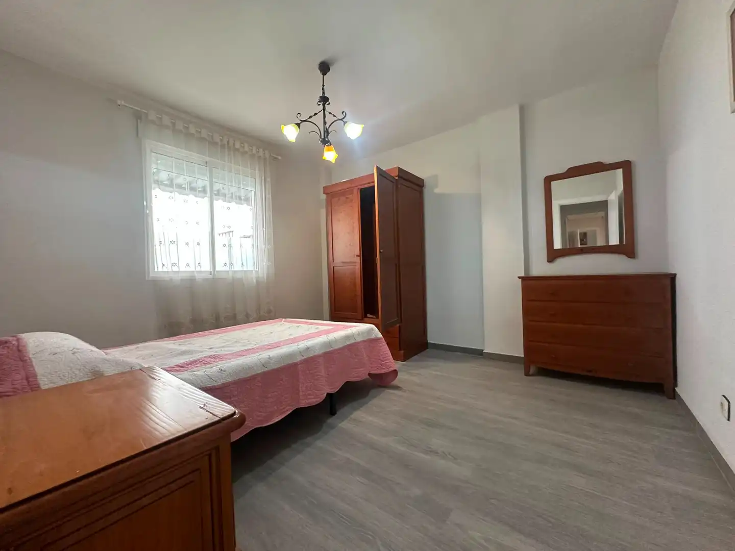 Dormitori de Pis en venda en Don Benito amb Aire condicionat, Parquet i Moblat