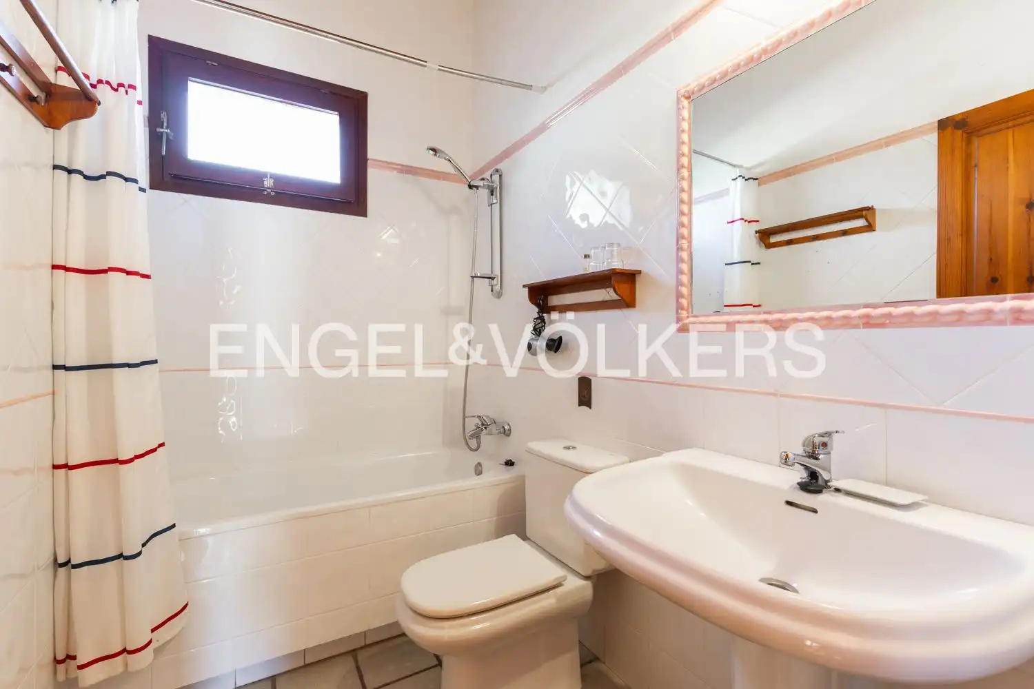 Baño de Casa o chalet en venta en La Vall de Laguar con Calefacción, Jardín privado y Terraza