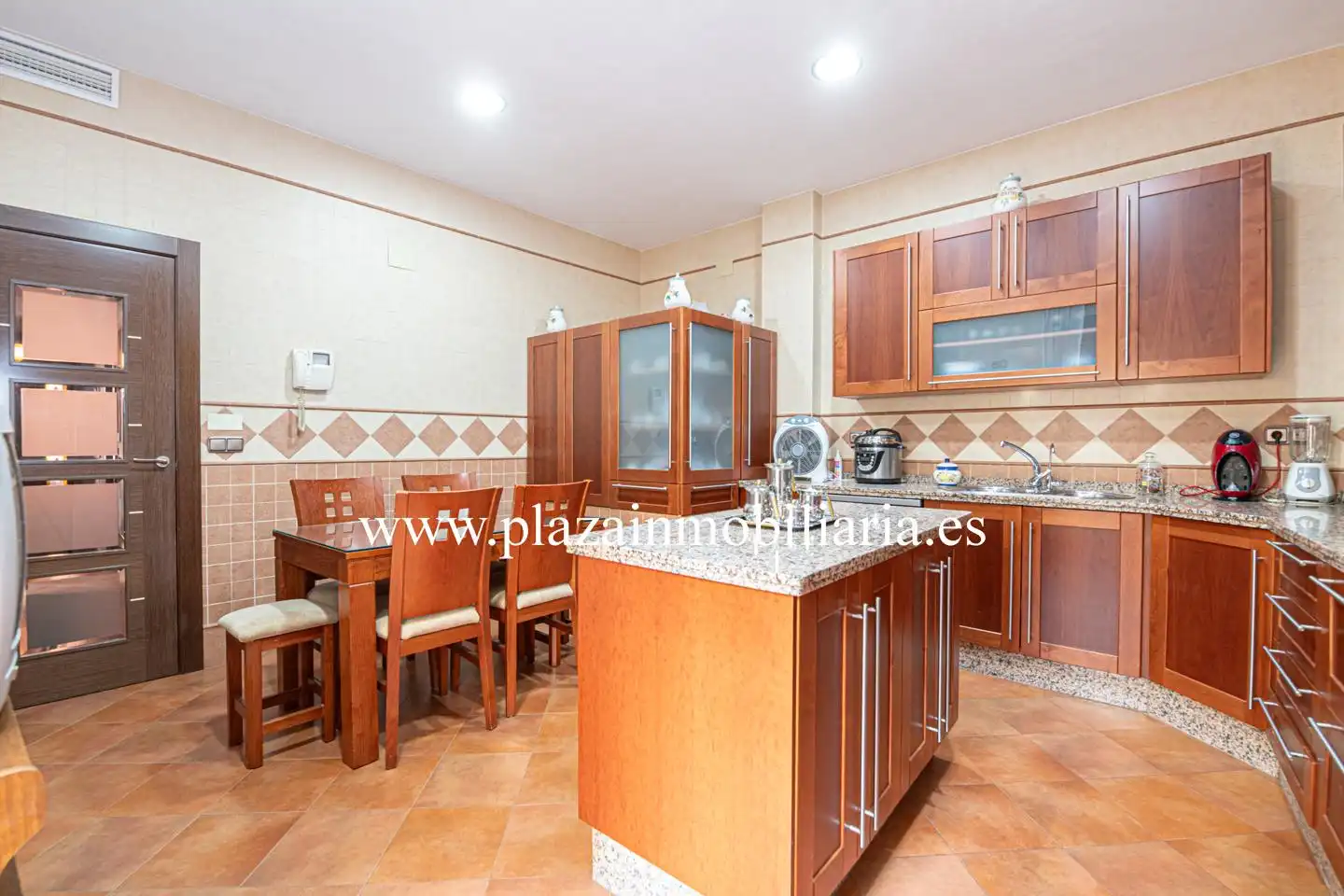 Casa amb balcó en venda a Jardin Lucena, imagen 9