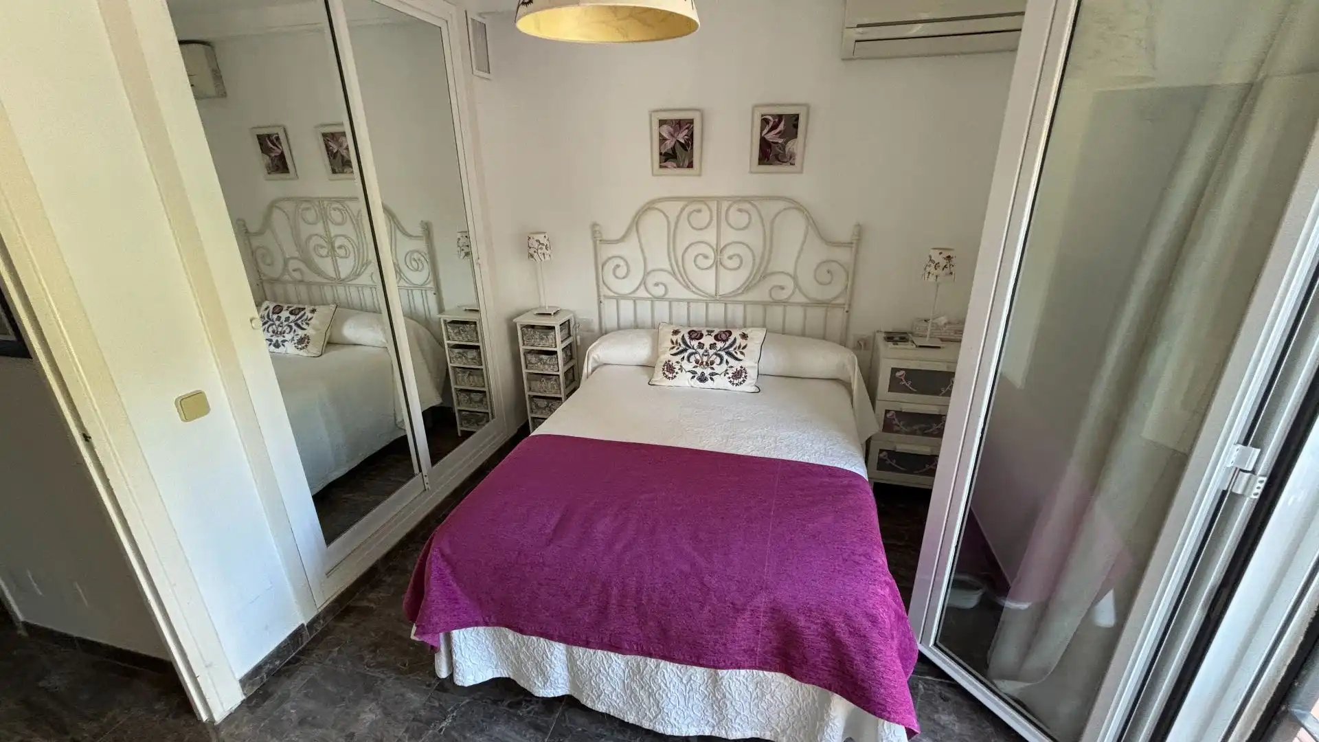Habitación de Casa adosada en venta en Torremolinos con Aire acondicionado, Calefacción y Terraza