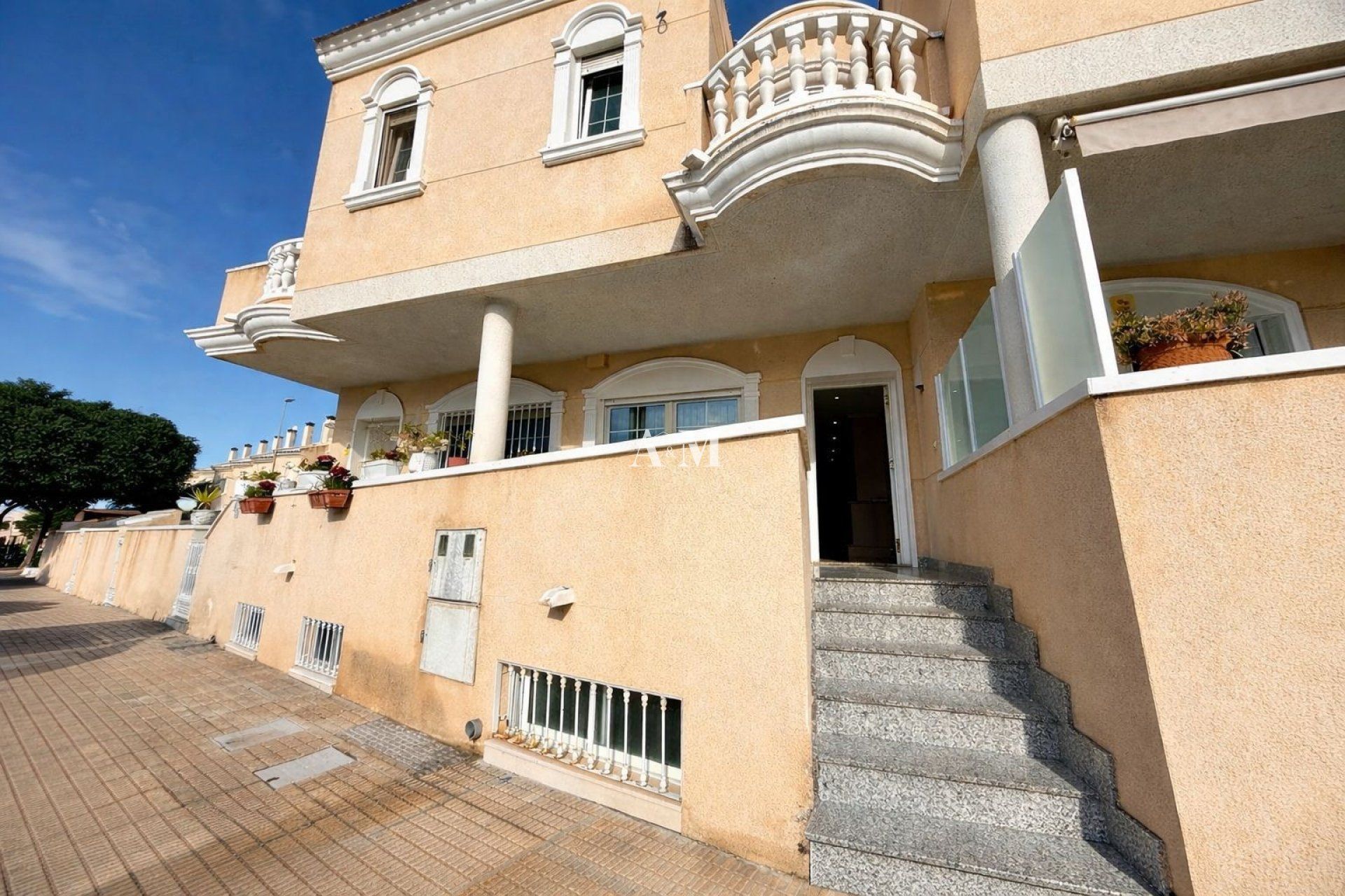Casa adosada de lloguer a Almoradí
