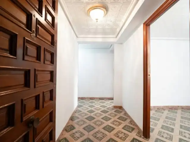 Flat for sale in Valencia  with Balcony