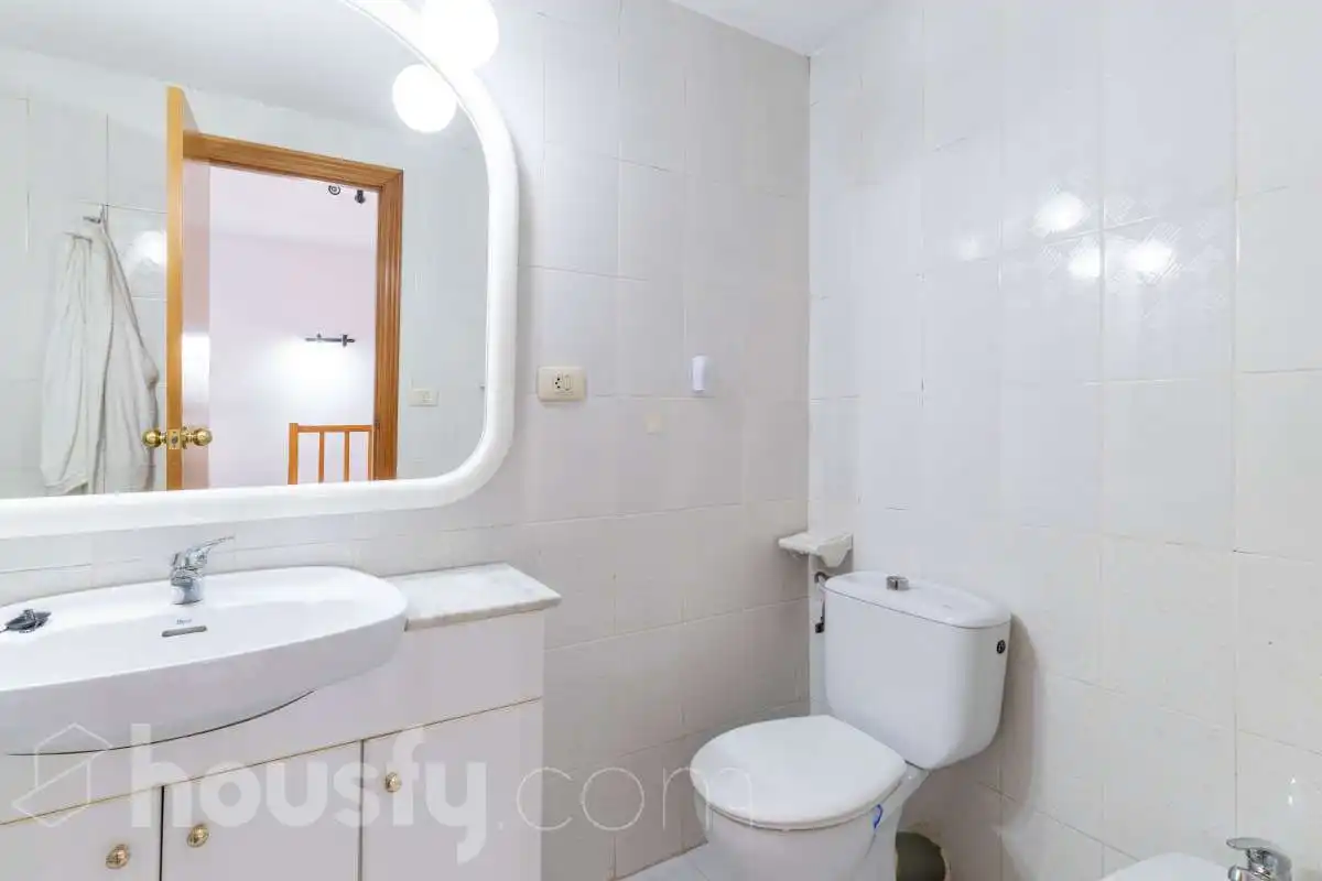 Bathroom of Detached homes for rent in Benicasim / Benicàssim  with Air Conditioner, Heating and Terrace