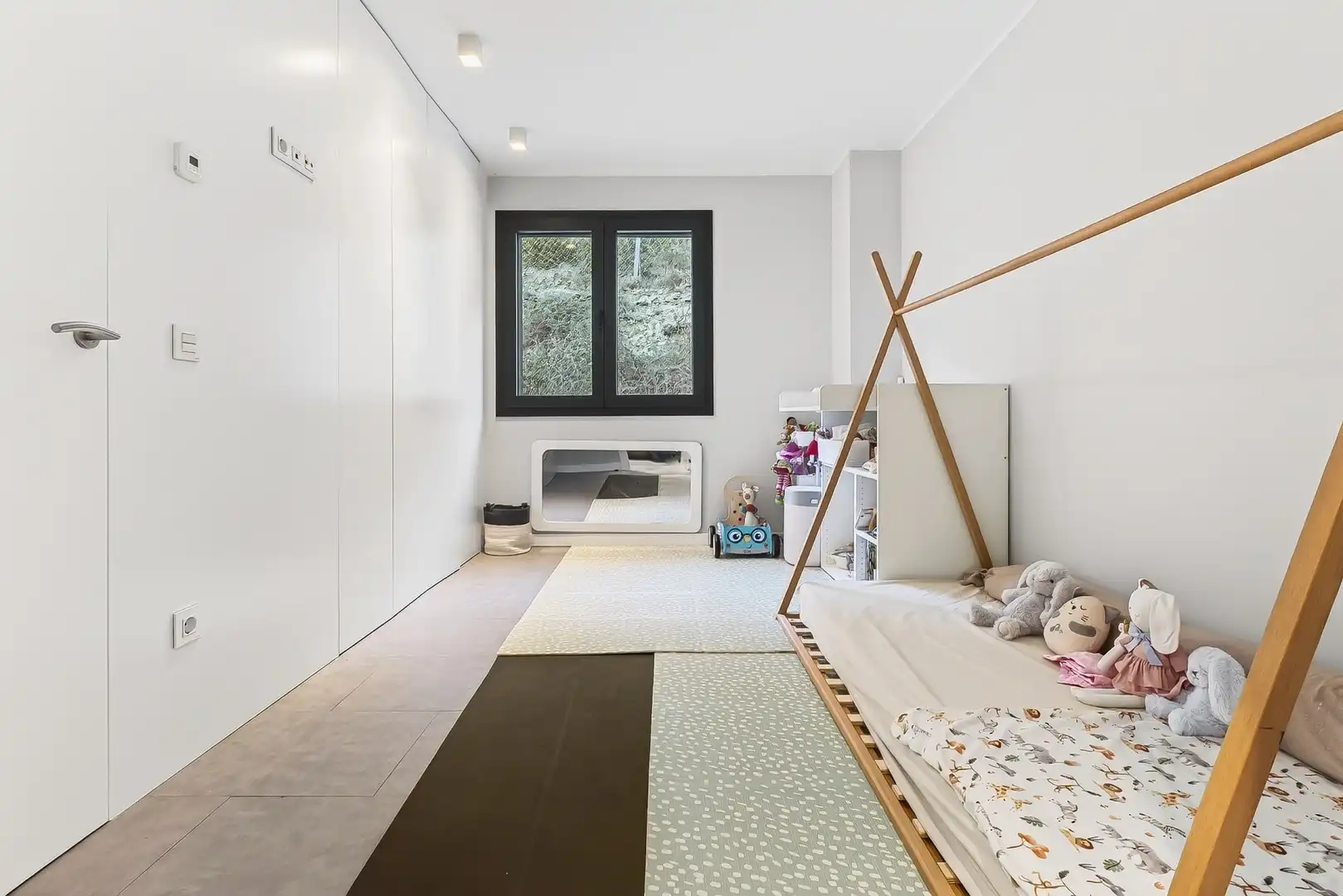 Schlafzimmer von Dachboden zum Verkauf in Escaldes – Engordany mit Heizung, Terrasse und Abstellraum