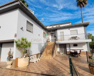 Vista exterior de Casa o xalet en venda en Benifaió amb Aire condicionat, Terrassa i Piscina