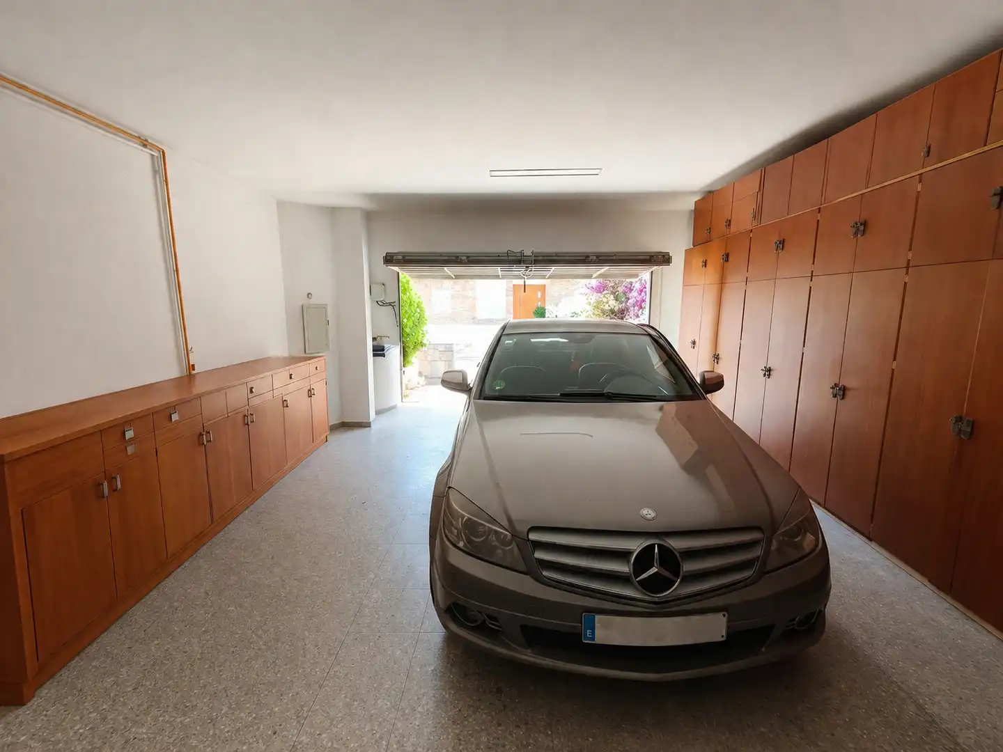 Aparcament de Casa o xalet de lloguer en Girona amb Aire condicionat, Calefacció i Jardí privat