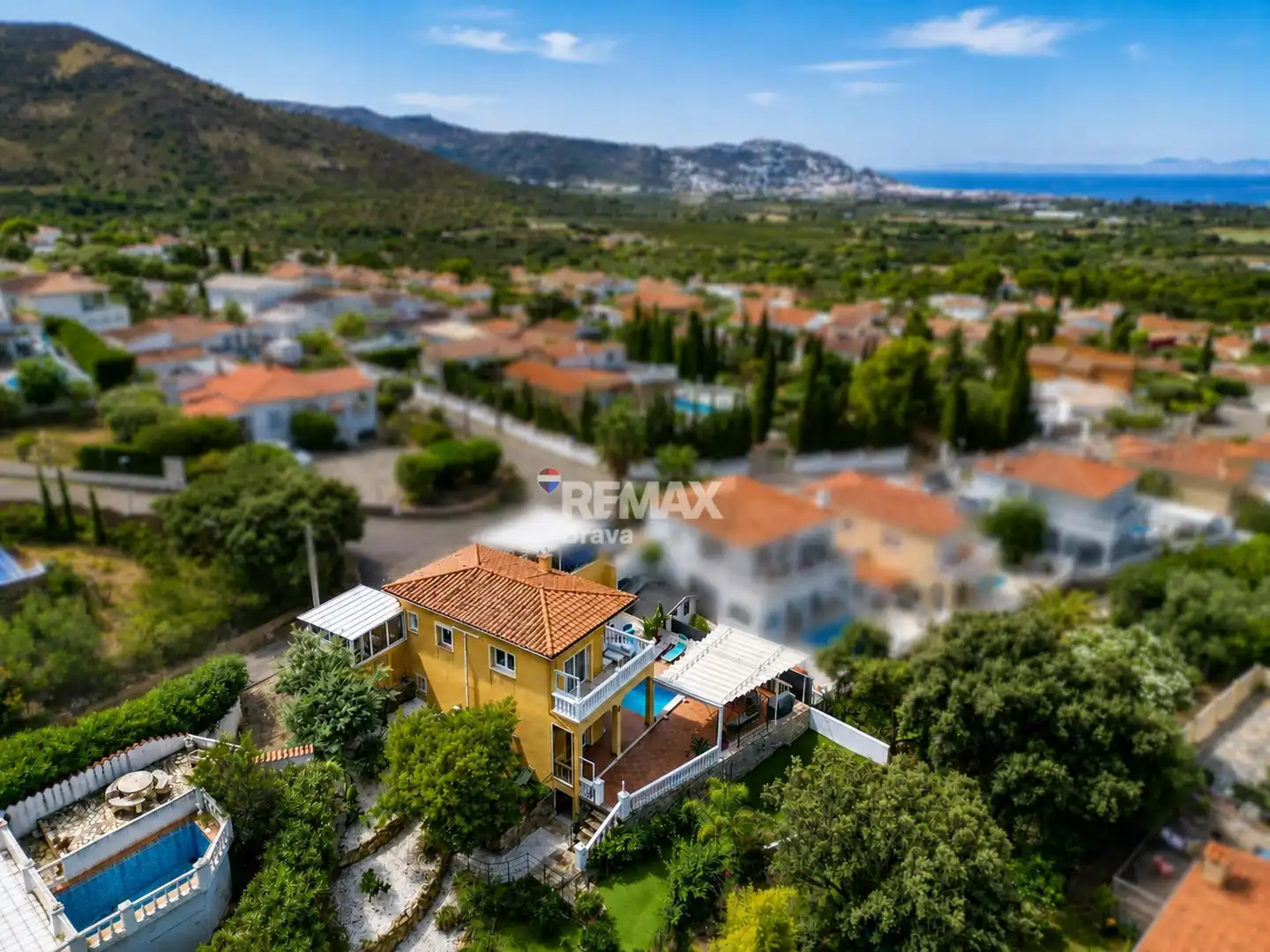 Exterior view of Houses for sale in Roses  with Air Conditioner, Heating and Private garden