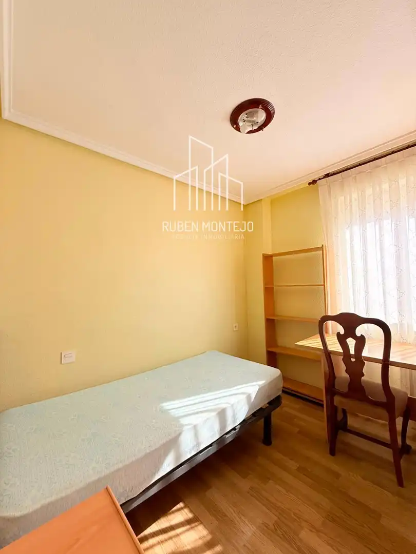 Habitación de Piso de alquiler en Salamanca con Calefacción, Terraza y Horno