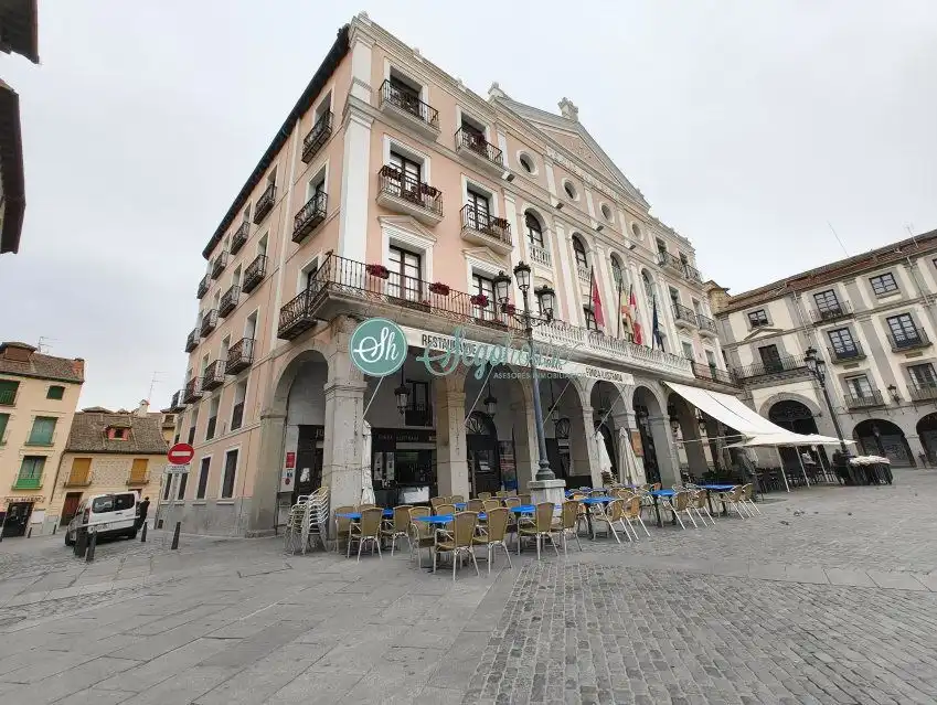 Vista exterior de Piso en venta en Segovia con Calefacción, Trastero y Balcón
