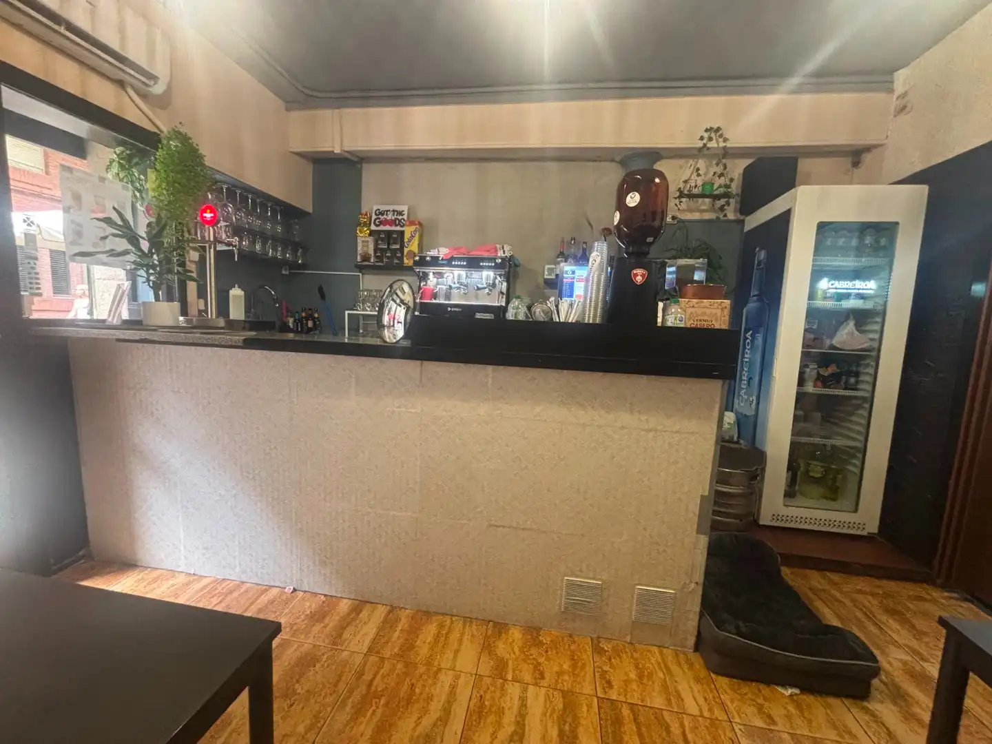 Business premises for transfer in Sants - Montjuïc, imagen 6