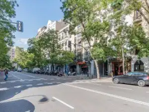 Außenansicht von Wohnung zur Miete in Madrid mit Klimaanlage, Heizung und Möbliert