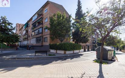 Exterior view of Flat for sale in  Granada Capital  with Terrace and Balcony