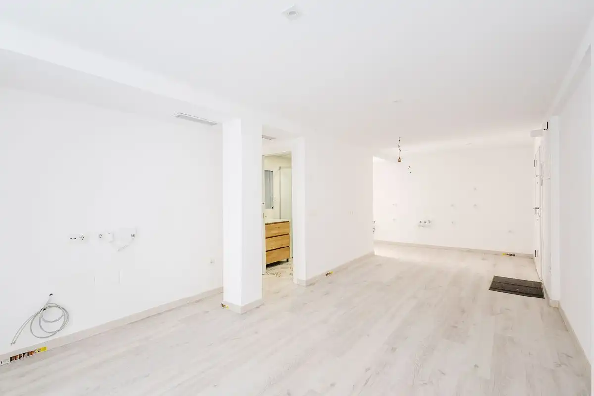 Piso en venta en Málaga con Calefacción, Terraza y Balcón