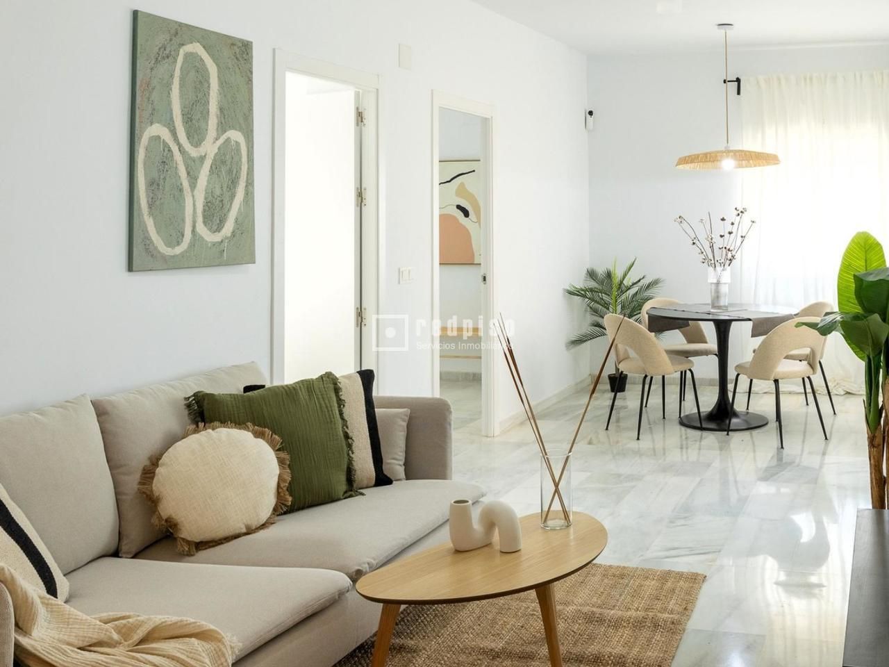 Living room of Flat for sale in  Sevilla Capital  with Furnished and Alarm