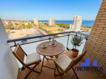 Appartamento con balcone in vendita a Casco Urbano
