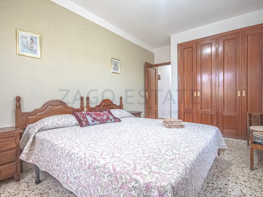 Dormitori de Casa o xalet de lloguer en La Nucia amb Piscina